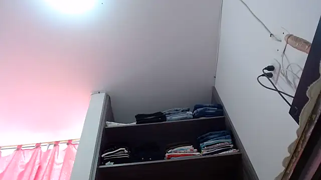 دردشة nicolle_milf1978 الجنسية المباشرة