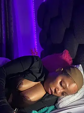 RainBougie's Live XXX Chat