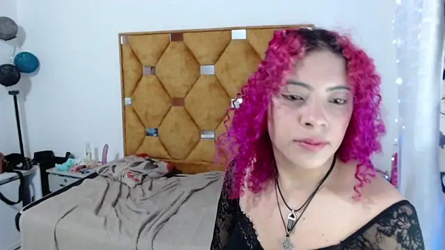 צ'אט XXX בשידור חי של HOTTGIRLSCURVYS