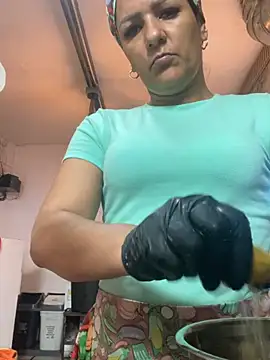 XXX chat uživo modela tyraba