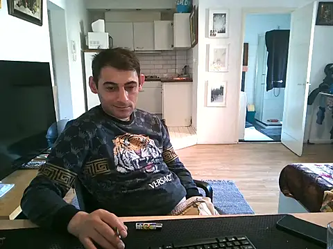 Онлайн чат XXX mihaimichael