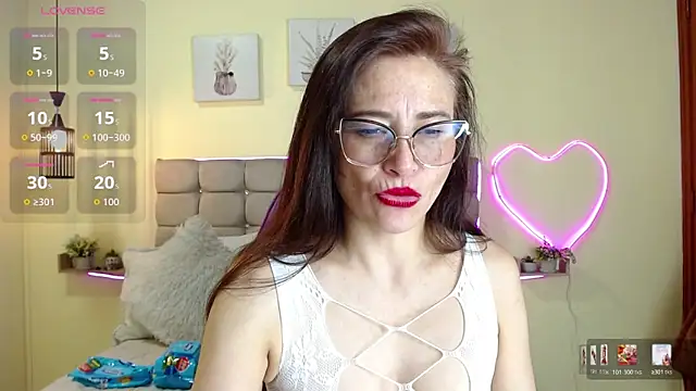 _naomi_s Chat XXX in diretta