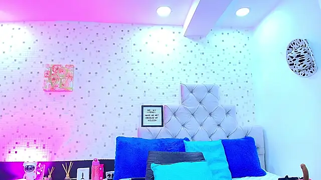 JulietaReyess' Live XXX Chat