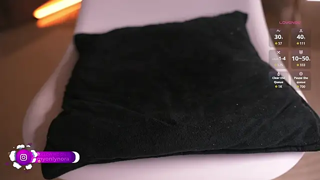 دردشة OnlyNora الجنسية المباشرة