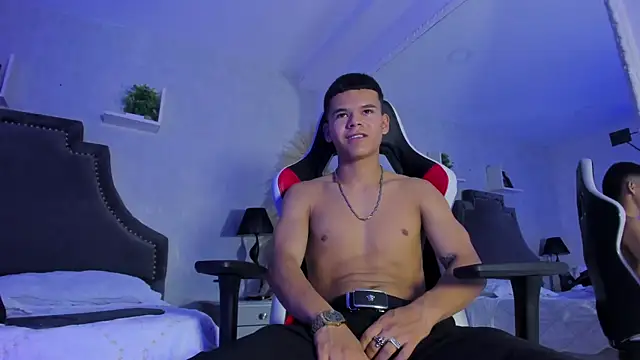 DylanRoyce_ Live XXX-chat