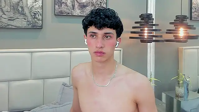XXX chat uživo modela thom_ames