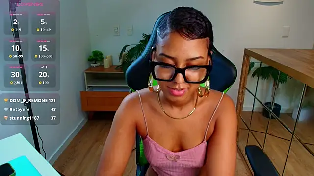 Chat +18 de Susan_Backer ao vivo