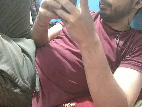Precumboner Adlı Modelin Canlı XXX Sohbeti