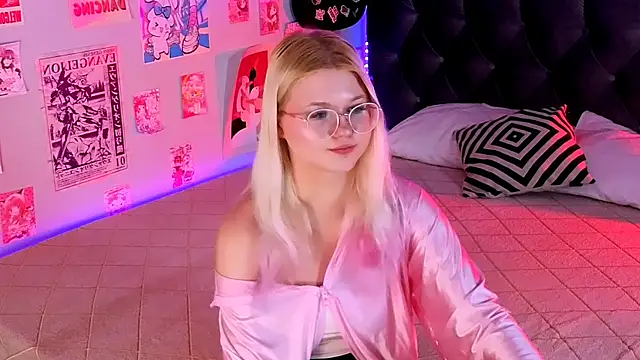 LunariaFox XXX чат на живо