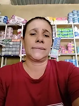 MIA-LARIOS' Live XXX Chat