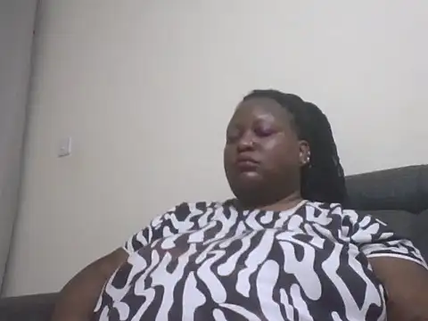 fat_ebonyqueen Adlı Modelin Canlı XXX Sohbeti
