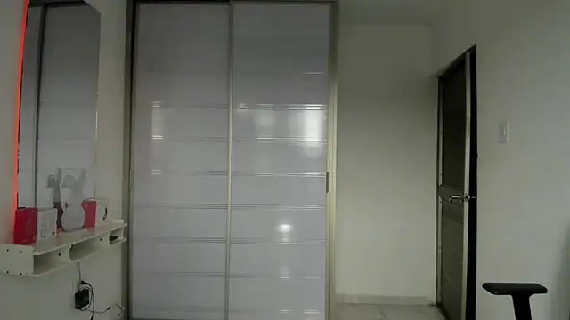nairobbits Adlı Modelin Canlı XXX Sohbeti