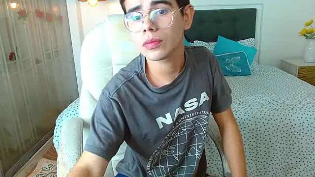 XXX chat uživo modela jack__tomas