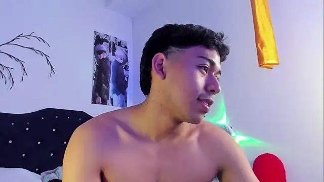 XXX chat uživo modela Robert__Zan