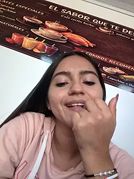 Chat +18 de DulceCaroX ao vivo