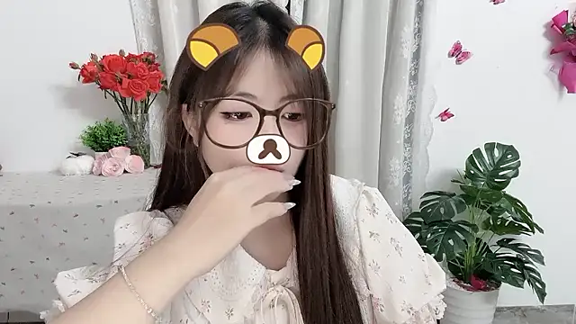 MIJ-Uwuu Chat XXX in diretta