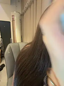 XXX chat uživo modela HHH5200
