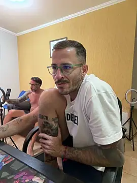 XXX chat uživo modela MeladoDiMel