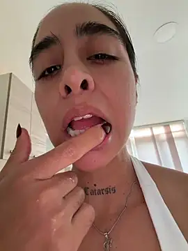 XXX chat uživo modela sophierooy22