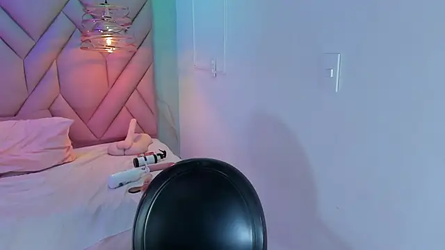 XXX chat uživo modela AngelaaCute_