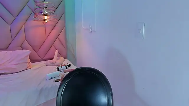 XXX chat uživo modela AngelaaCute_