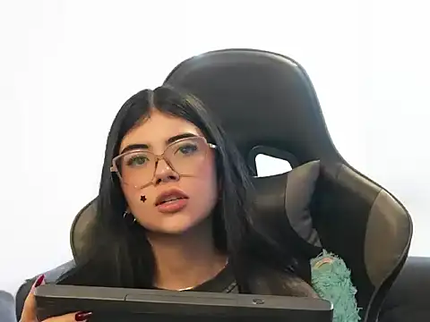 צ'אט XXX בשידור חי של Mia_Storm18