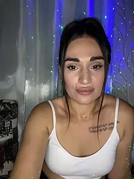 XXX chat uživo modela MonikaSi