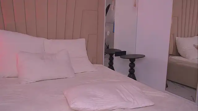 XXX chat uživo modela GinaFleming