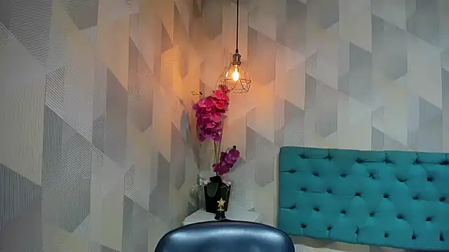XXX chat uživo modela LindaBreeS