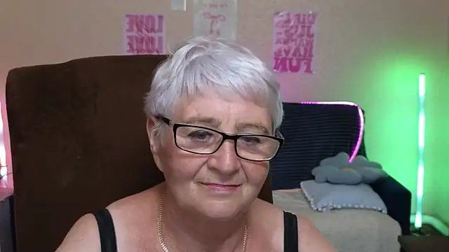 צ'אט XXX בשידור חי של Sandra_Snowflake