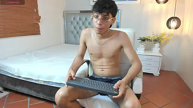 Chat +18 de Jake_Falcon ao vivo