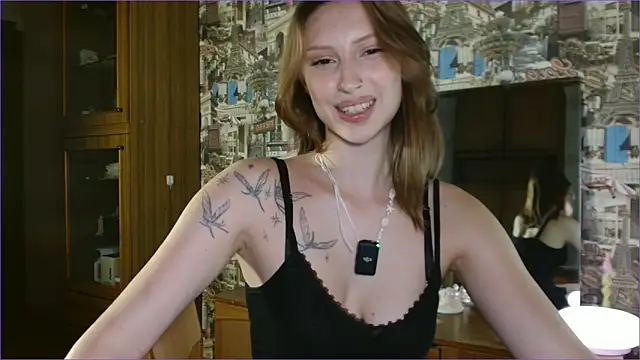 Chatroom XXX en direct de RuxaShade