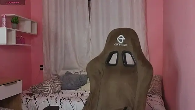 XXX chat uživo modela Nika_Fairy