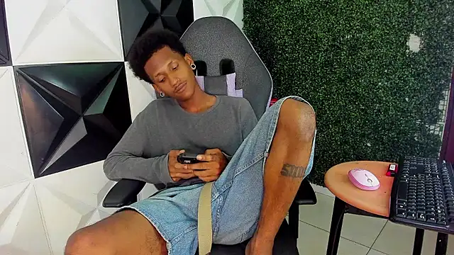 XXX chat uživo modela ManSant