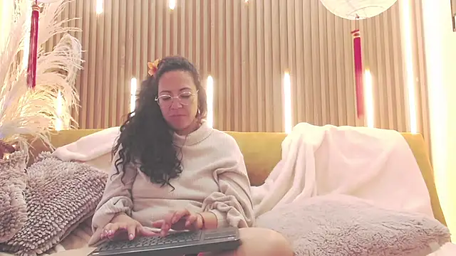Velvet_Curly Live XXX-chat
