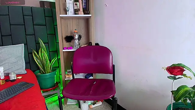 Chat +18 de EllenaBoobs_ ao vivo