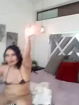 XXX chat uživo modela Liily_Foxxy