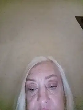 Julia20X's Live XXX Chat