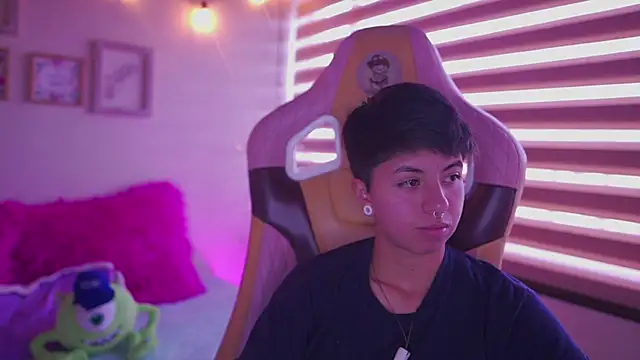 Chat XXX en directo de tommy_blue