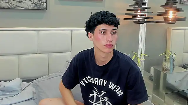Chatroom XXX en direct de thom_ames