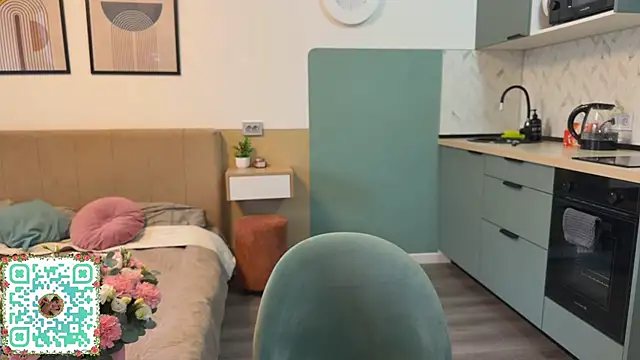 XXX chat uživo modela MonaBlisss