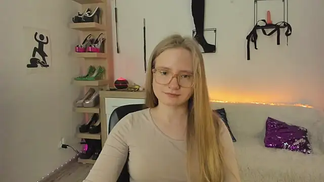 Chat +18 de NancyHottie ao vivo