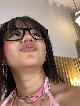 Ivi_AikoのライブXXXチャット