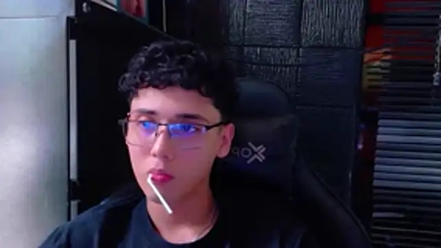 SrJacobs লাইভ XXX চ্যাট