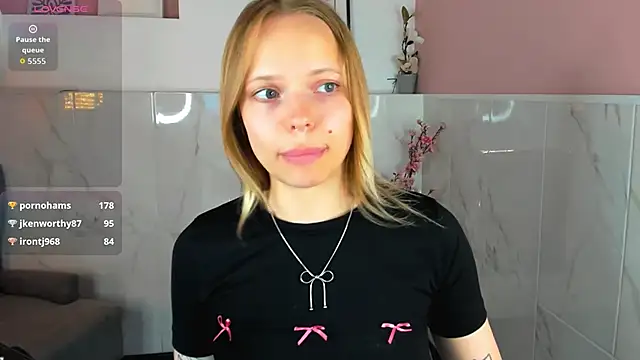 XXX chat uživo modela lucy_loy