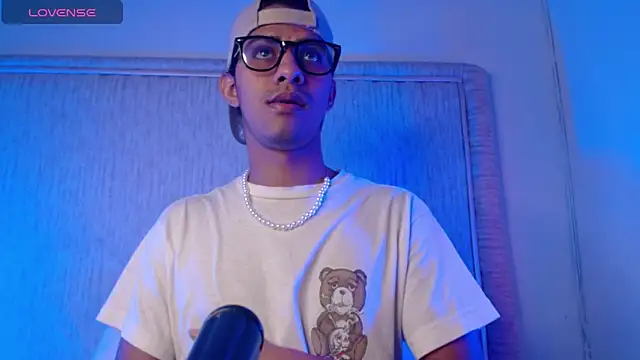 Онлайн чат XXX Vic_cooper