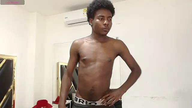 دردشة NoahJhonson69 الجنسية المباشرة