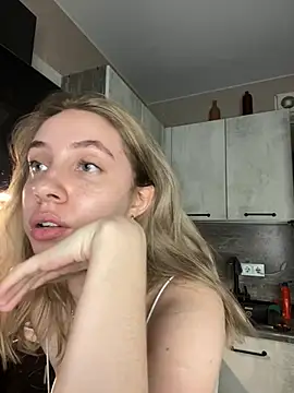 Kitty_Katrine's Live XXX Chat