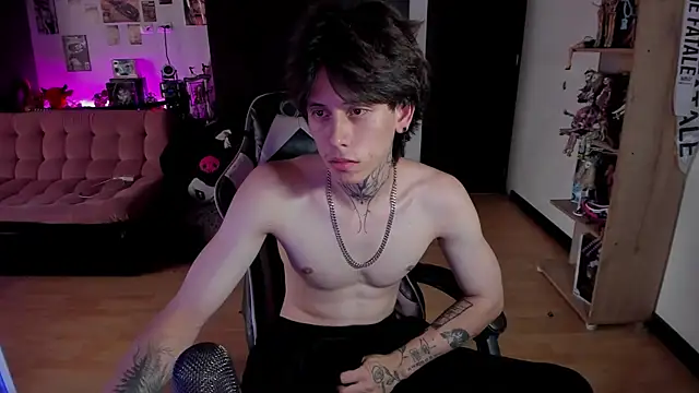 xIce_Boy Show in webcam