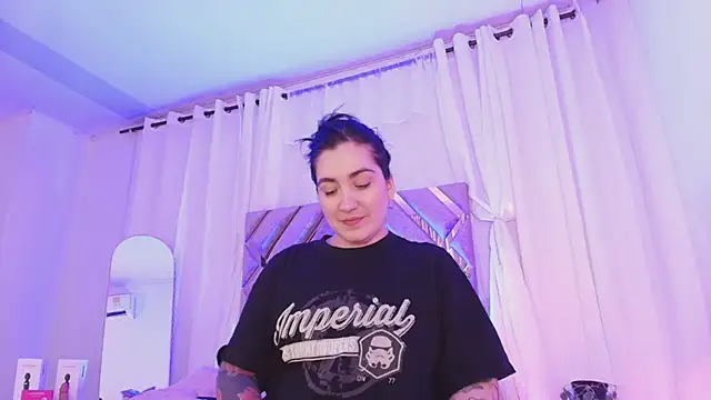 XXX chat uživo modela KathiaJenner